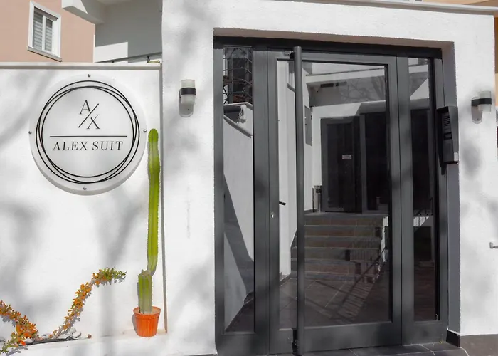 Alex Suites Lara